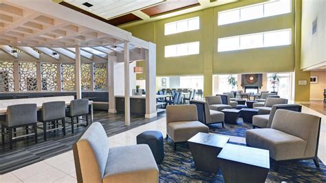 Embassy Suites by Hilton Valencia from $74. Santa Clarita Hotel Deals.